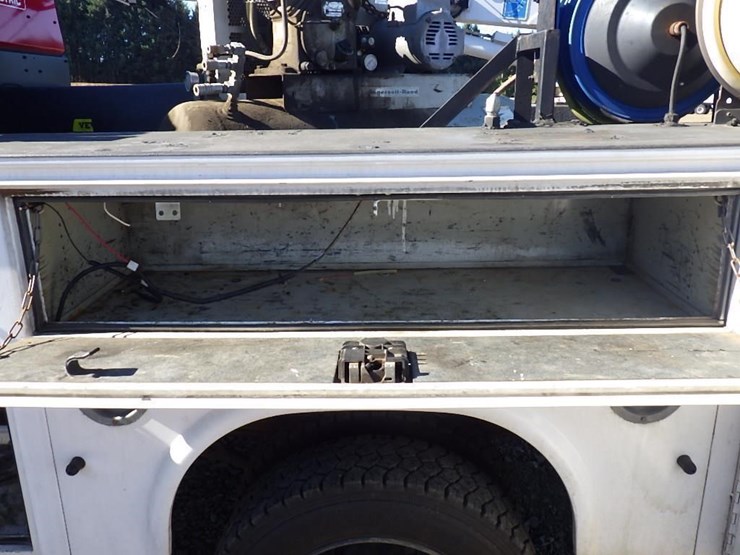 2008-gmc-c5500-11'-s/a-service-truck-image-27