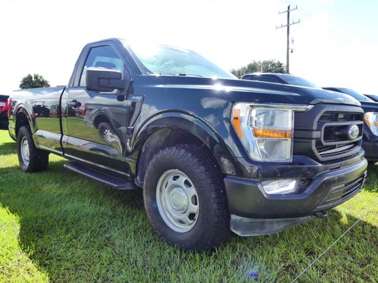 2021-ford-f150-xl-image-2