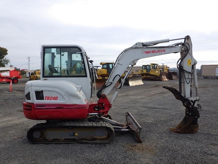 takeuchi-tb240-image-3