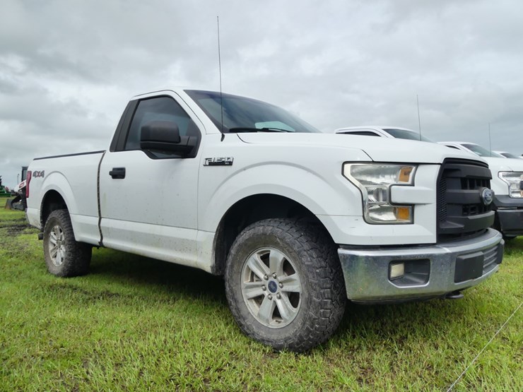 2016-ford-f150-xl-image-1