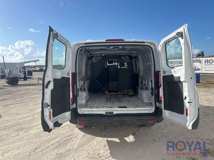 2016-ford-transit-image-29