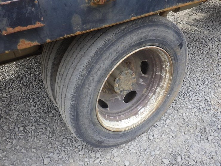 2004-ford-f550-image-26