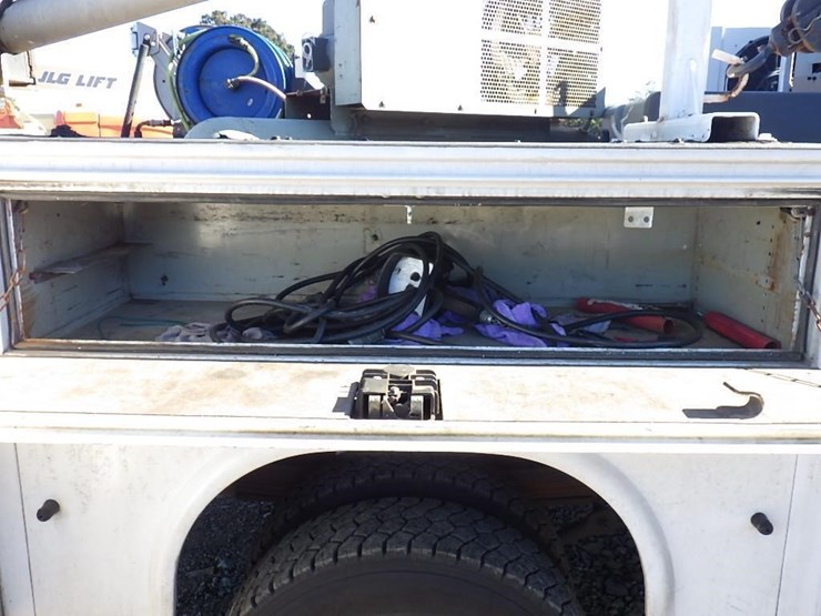 2008-gmc-c5500-11'-s/a-service-truck-image-33