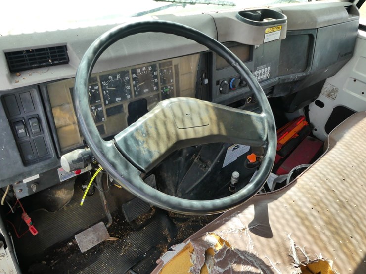 2000-international-4700-image-14