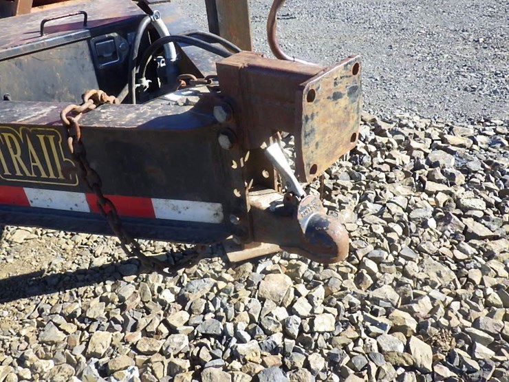 load-trail-12'-t/a-1,065-gallon-water-trailer-image-21