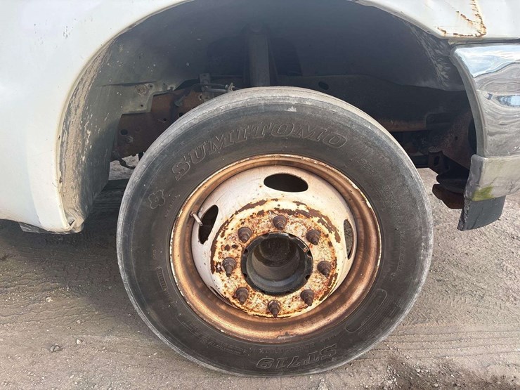 2002-ford-f550-image-30