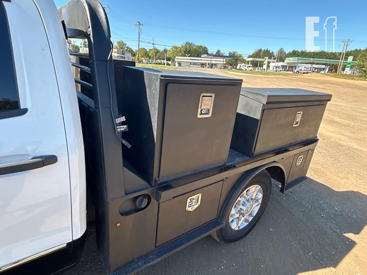 2019-chevrolet-silverado-3500hd-image-10