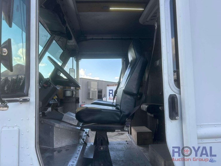 2017-freightliner-mt55-image-7