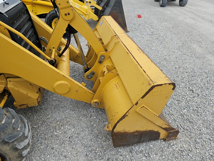 caterpillar-420f-image-26