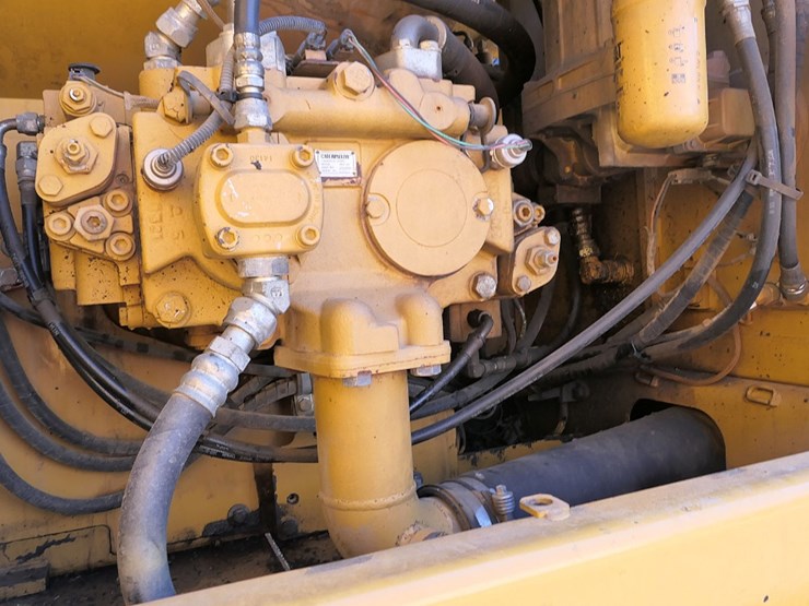 2011-caterpillar-320d-image-25