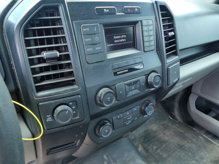 2020-ford-f150-xl-image-11