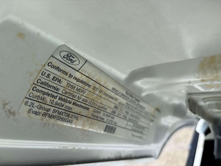 2011-ford-f350-image-17