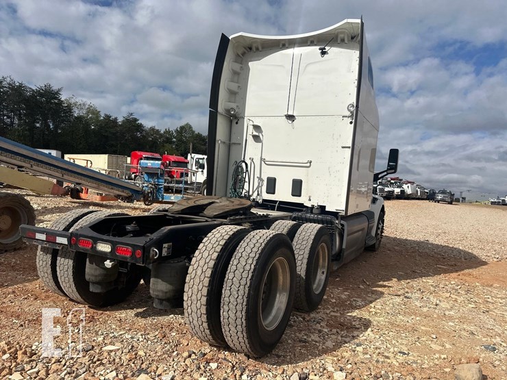 2020-peterbilt-579-image-6