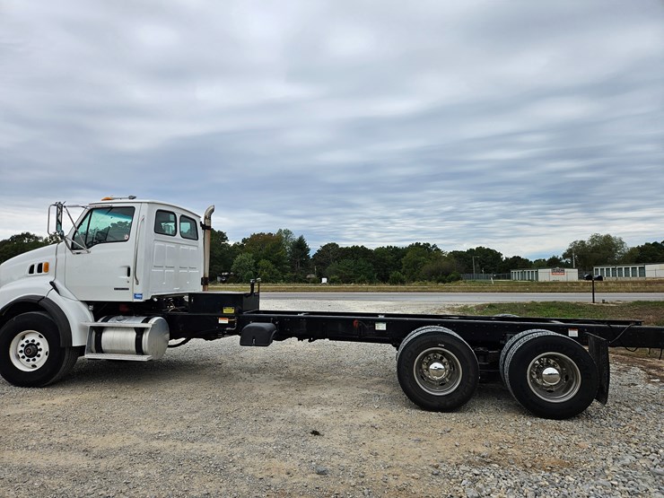 2008-sterling-l9500-image-9