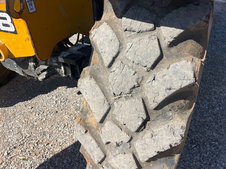 2017-jcb-507-42-image-29