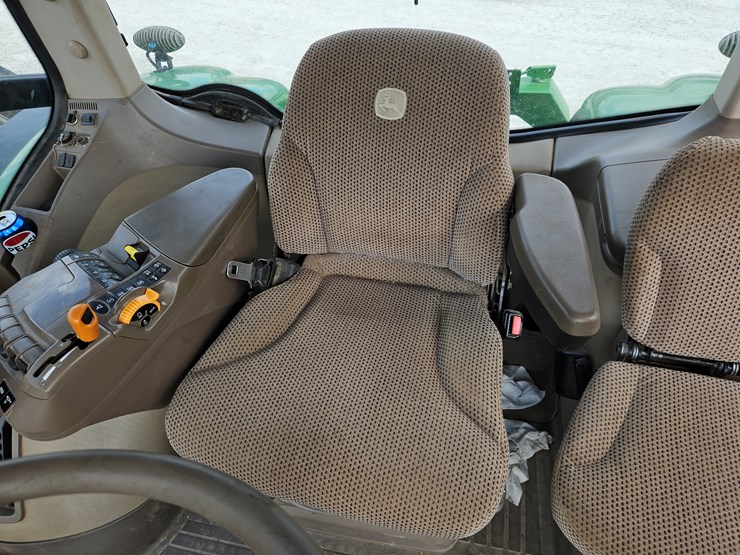 2014-john-deere-8345r-image-7