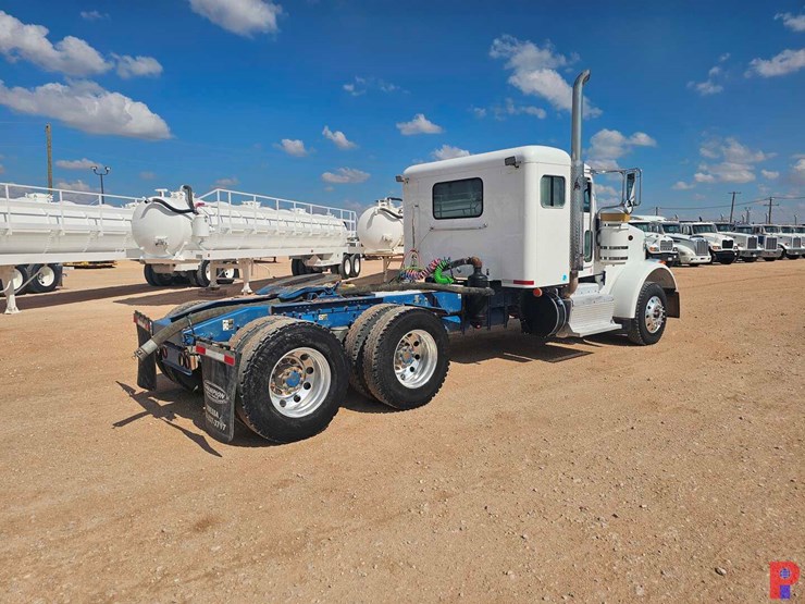 2013-peterbilt-367-image-4