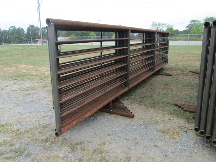 #72-•-(9)-freestanding-panels-&-(1)-gate-inv-#-29826-image-3