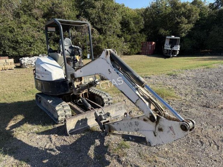 2013-bobcat-e32-image-3