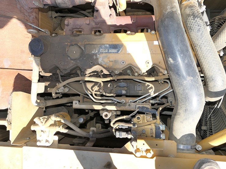 2011-caterpillar-320d-image-37