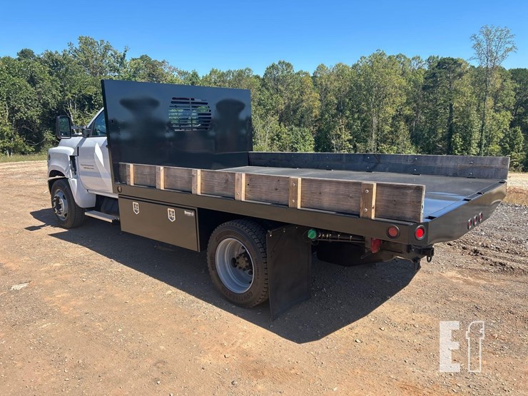 2023-chevrolet-silverado-6500hd-image-4