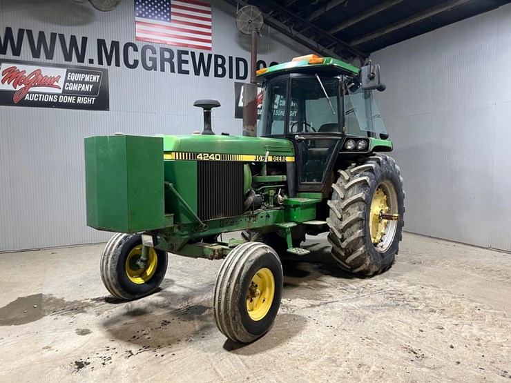 john-deere-4240-image-2