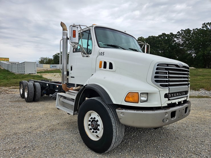 2008-sterling-l9500-image-24
