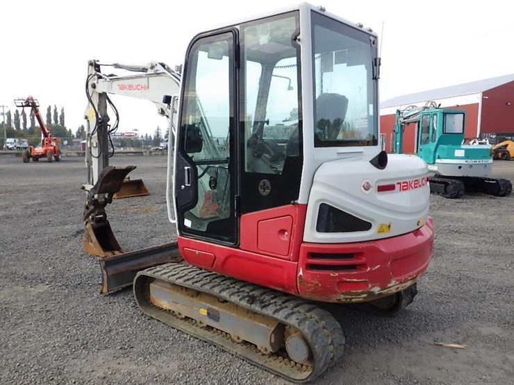 takeuchi-tb240-image-6