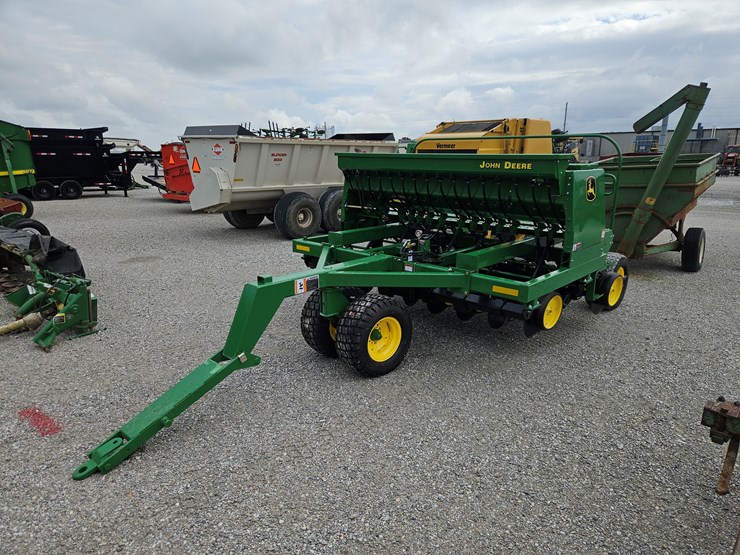 1994-john-deere-750-image-1