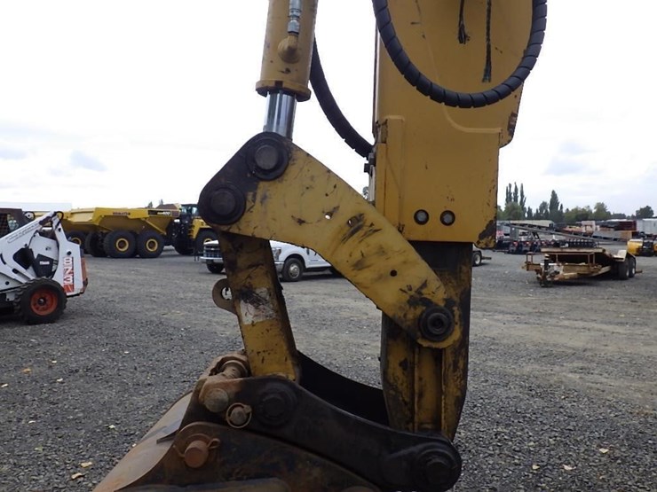 caterpillar-420d-image-13