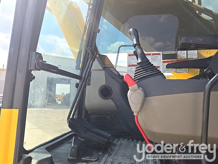 2022-komatsu-pc490-lc-11-image-59