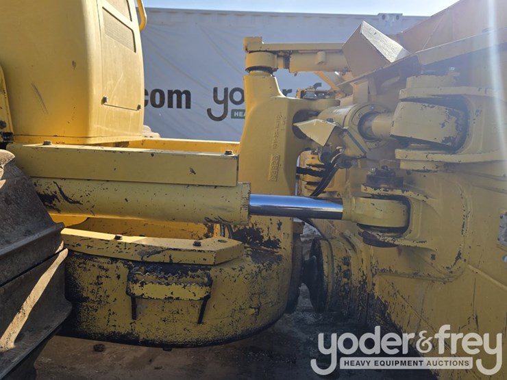 2020-komatsu-d61pxi-24-image-24