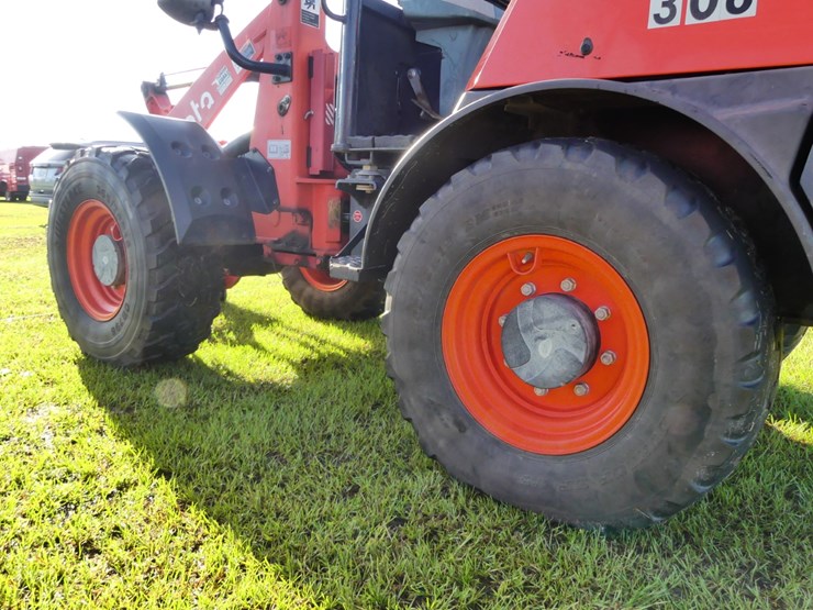 2021-kubota-r540-image-7