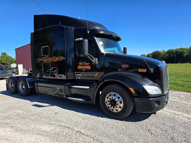 2015-peterbilt-579-image-35