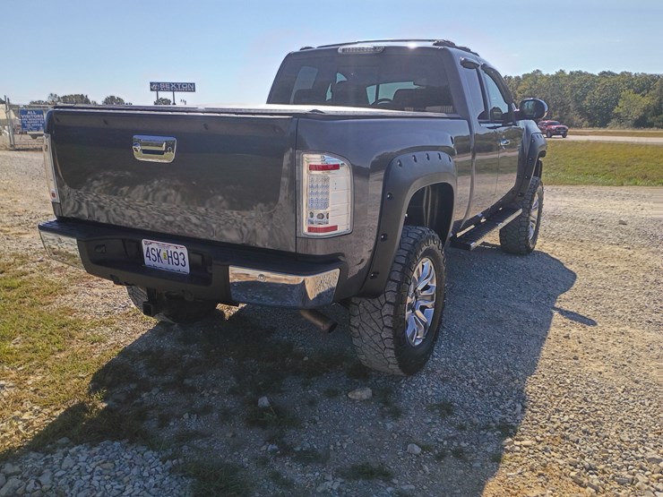 2010-chevrolet-silverado-1500-image-9