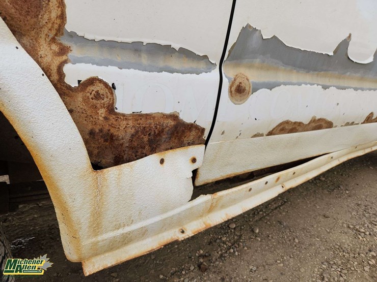 2006-ford-cargo-image-34