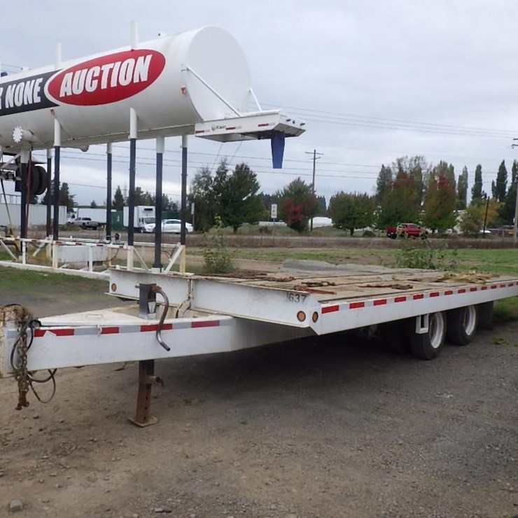 25' T/A Equipment Trailer