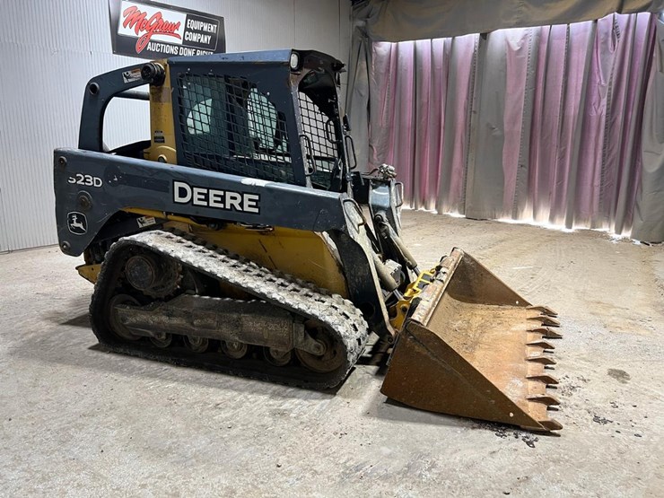 deere-323d-image-6
