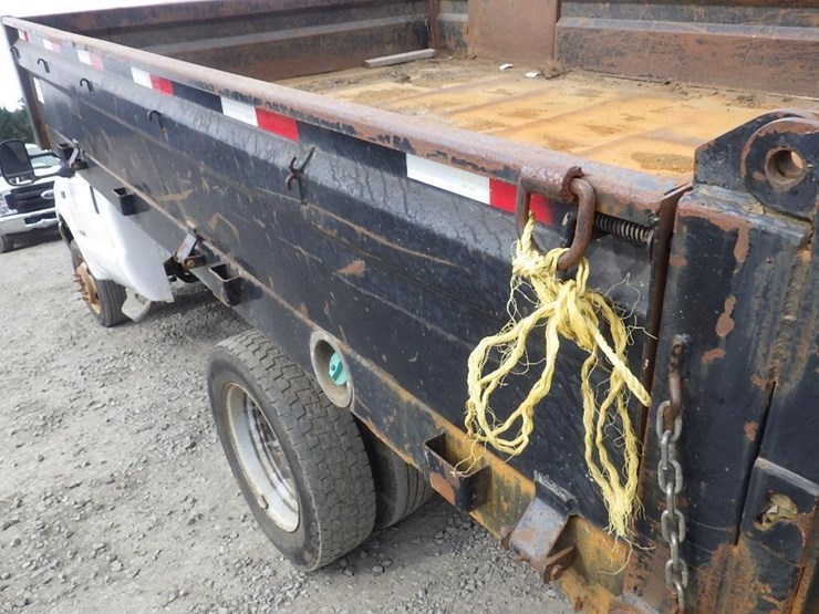 2004-ford-f550-image-11