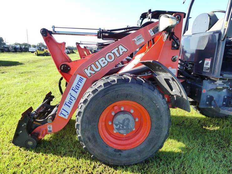2019-kubota-r530-image-8