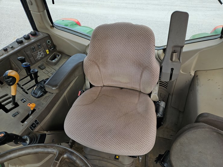 2014-john-deere-6150m-image-10