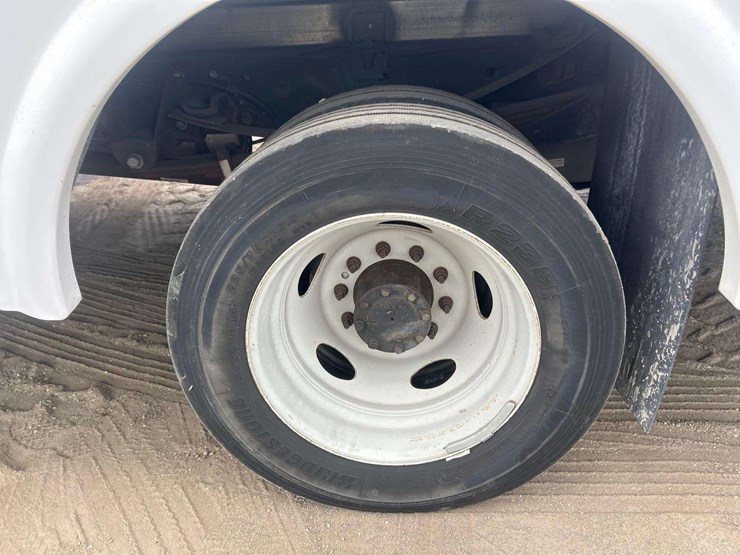 2016-ford-f550-image-21