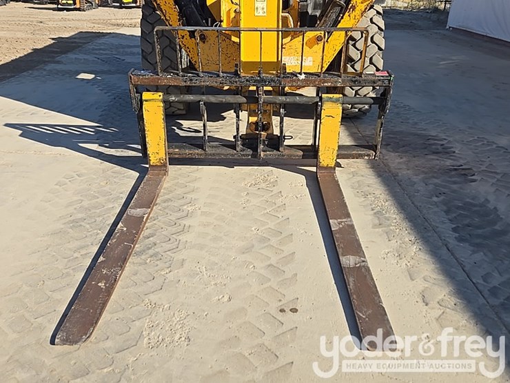 2016-jcb-510-56-image-11