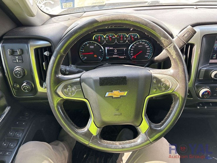 2015-chevrolet-silverado-3500-image-10