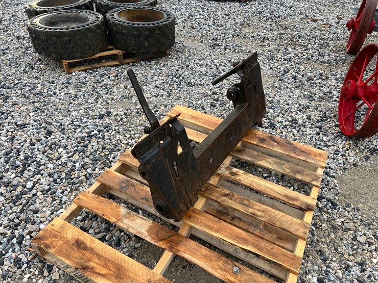 bobcat-skid-steer-quick-attach-plate-image-1