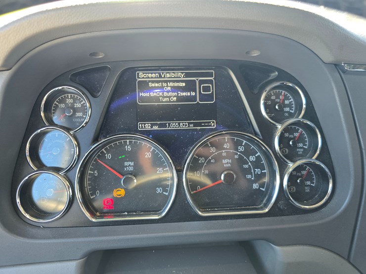 2015-peterbilt-579-image-81
