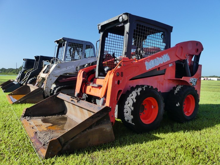 2017-kubota-ssv75-image-2