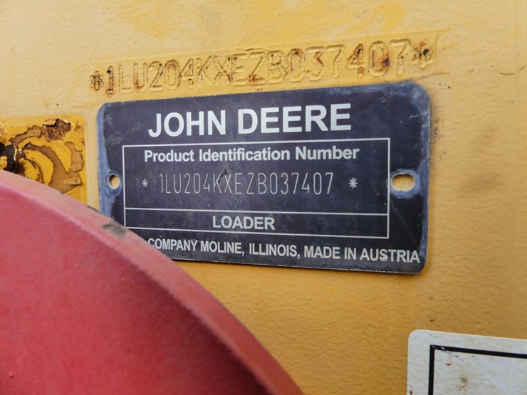 2015-deere-204k-image-13