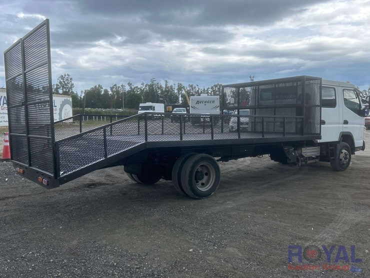 2013-mitsubishi-fuso-fec72w-image-31