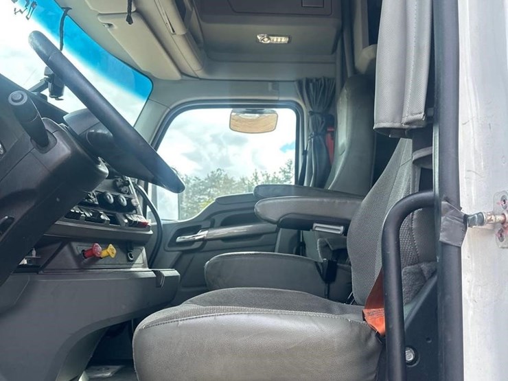 2019-kenworth-t680-image-20